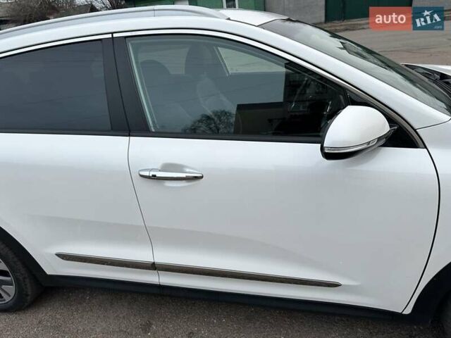 Белый Киа Niro, объемом двигателя 0 л и пробегом 1 тыс. км за 17950 $, фото 5 на Automoto.ua