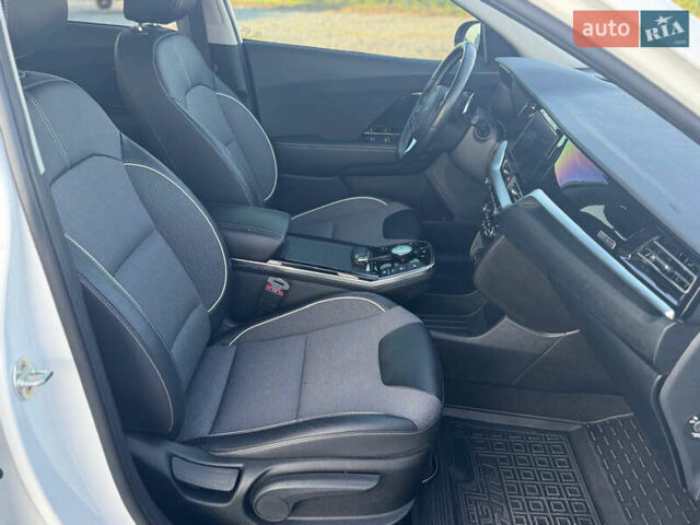 Белый Киа Niro, объемом двигателя 0 л и пробегом 112 тыс. км за 19800 $, фото 14 на Automoto.ua