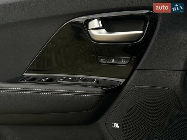 Білий Кіа Niro, об'ємом двигуна 0 л та пробігом 62 тис. км за 24500 $, фото 3 на Automoto.ua