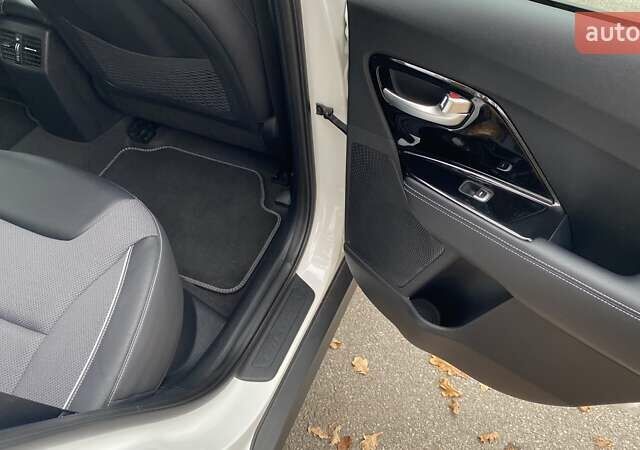 Белый Киа Niro, объемом двигателя 0 л и пробегом 63 тыс. км за 22500 $, фото 34 на Automoto.ua