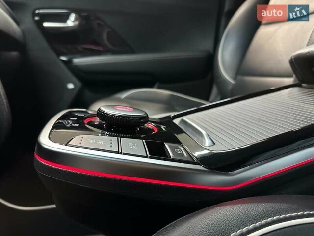 Белый Киа Niro, объемом двигателя 0 л и пробегом 38 тыс. км за 24700 $, фото 77 на Automoto.ua