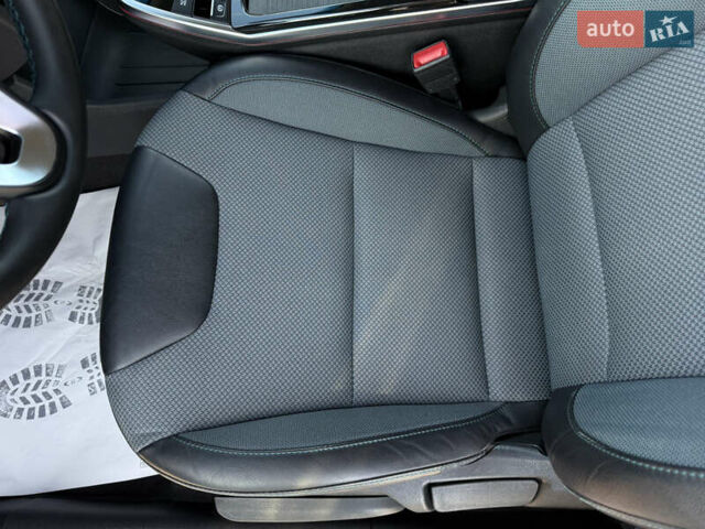 Білий Кіа Niro, об'ємом двигуна 0 л та пробігом 121 тис. км за 18950 $, фото 18 на Automoto.ua