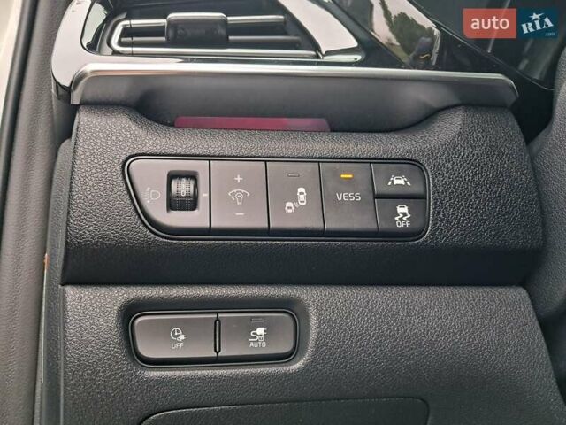 Білий Кіа Niro, об'ємом двигуна 0 л та пробігом 60 тис. км за 22900 $, фото 26 на Automoto.ua