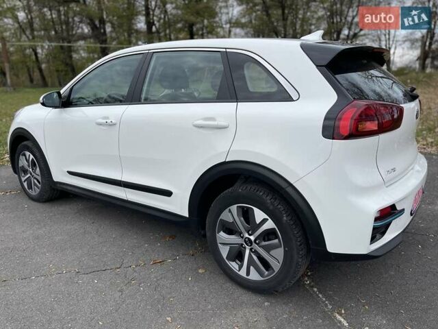 Белый Киа Niro, объемом двигателя 0 л и пробегом 96 тыс. км за 16800 $, фото 17 на Automoto.ua