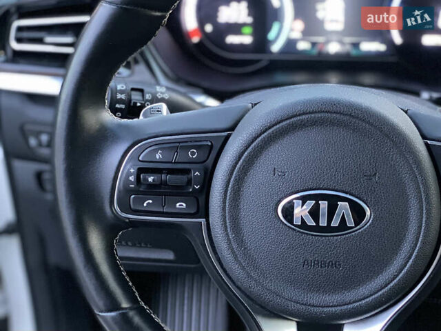Білий Кіа Niro, об'ємом двигуна 0 л та пробігом 68 тис. км за 20750 $, фото 30 на Automoto.ua