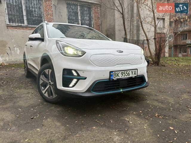 Білий Кіа Niro, об'ємом двигуна 0 л та пробігом 52 тис. км за 20500 $, фото 19 на Automoto.ua