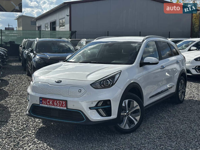 Белый Киа Niro, объемом двигателя 0 л и пробегом 53 тыс. км за 19999 $, фото 2 на Automoto.ua