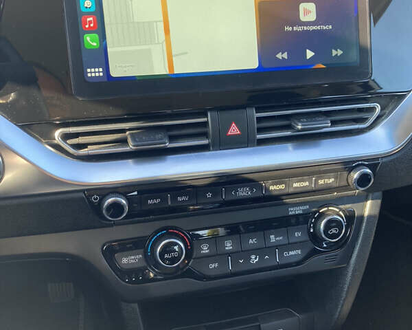 Білий Кіа Niro, об'ємом двигуна 0 л та пробігом 147 тис. км за 18200 $, фото 37 на Automoto.ua