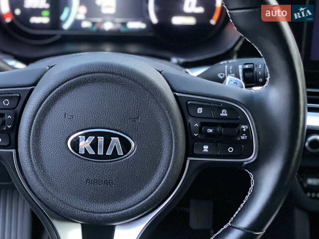 Білий Кіа Niro, об'ємом двигуна 0 л та пробігом 68 тис. км за 20750 $, фото 31 на Automoto.ua