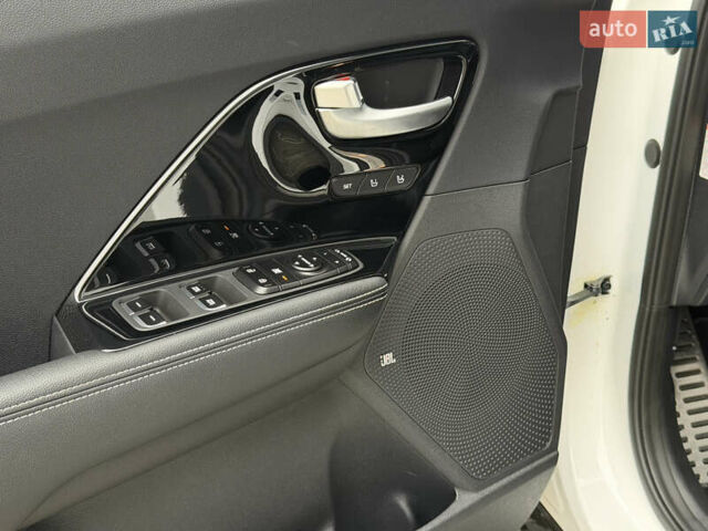 Белый Киа Niro, объемом двигателя 0 л и пробегом 51 тыс. км за 24200 $, фото 15 на Automoto.ua