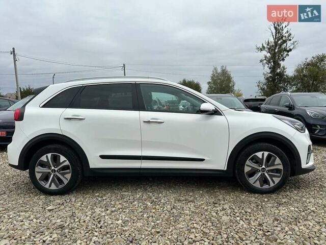 Белый Киа Niro, объемом двигателя 0 л и пробегом 56 тыс. км за 23400 $, фото 21 на Automoto.ua