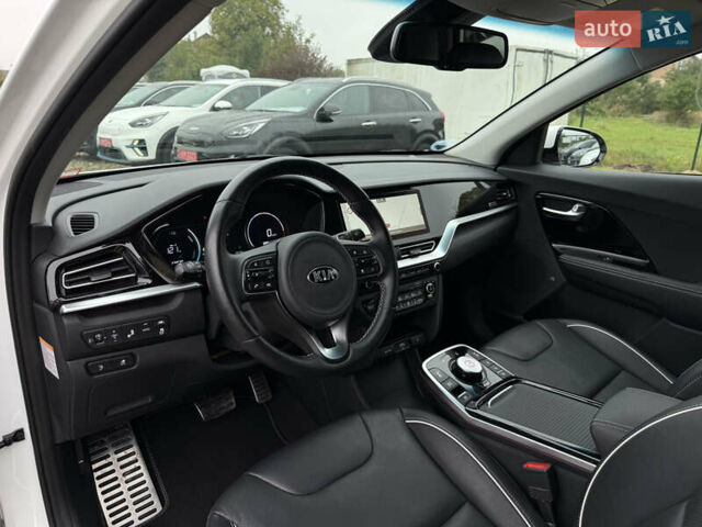 Белый Киа Niro, объемом двигателя 0 л и пробегом 54 тыс. км за 24700 $, фото 38 на Automoto.ua