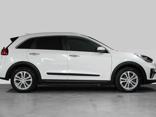 Белый Киа Niro, объемом двигателя 0 л и пробегом 53 тыс. км за 16100 $, фото 1 на Automoto.ua