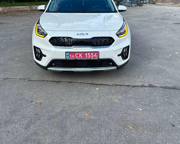 Белый Киа Niro, объемом двигателя 1.6 л и пробегом 40 тыс. км за 25150 $, фото 5 на Automoto.ua