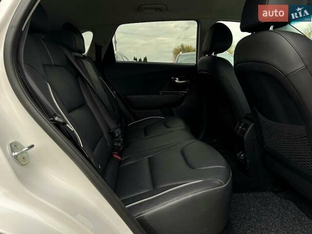 Белый Киа Niro, объемом двигателя 0 л и пробегом 62 тыс. км за 23500 $, фото 86 на Automoto.ua