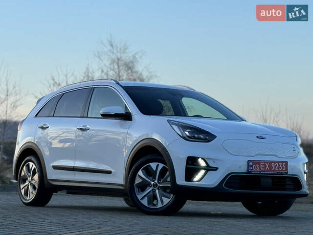 Белый Киа Niro, объемом двигателя 0 л и пробегом 18 тыс. км за 21999 $, фото 3 на Automoto.ua