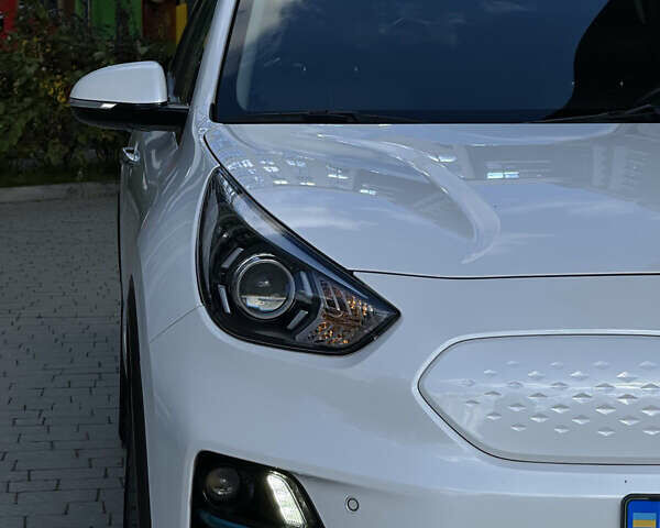 Білий Кіа Niro, об'ємом двигуна 0 л та пробігом 155 тис. км за 18300 $, фото 15 на Automoto.ua