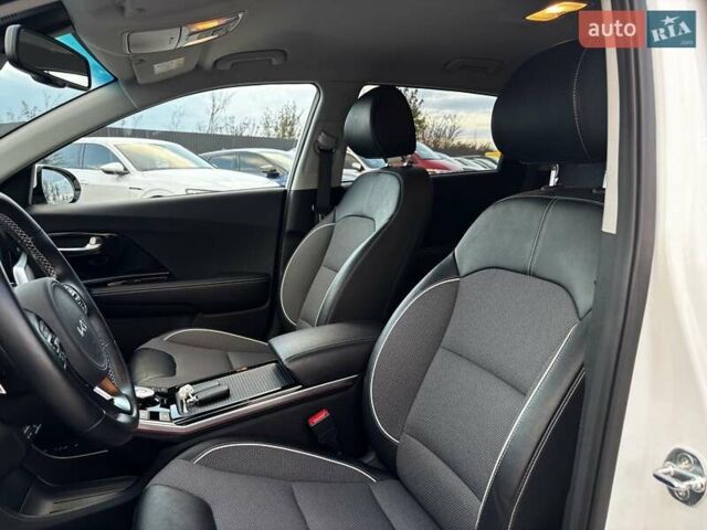 Белый Киа Niro, объемом двигателя 0 л и пробегом 72 тыс. км за 23600 $, фото 38 на Automoto.ua