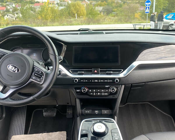 Белый Киа Niro, объемом двигателя 0 л и пробегом 120 тыс. км за 17700 $, фото 18 на Automoto.ua
