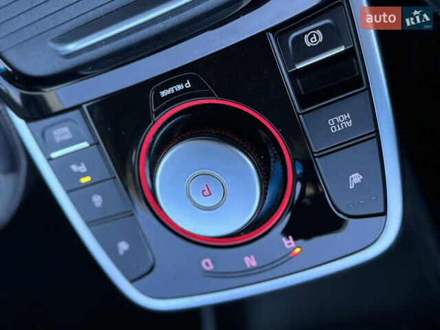 Белый Киа Niro, объемом двигателя 0 л и пробегом 18 тыс. км за 21999 $, фото 56 на Automoto.ua
