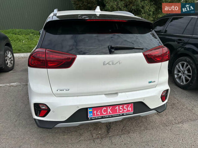 Белый Киа Niro, объемом двигателя 1.6 л и пробегом 40 тыс. км за 25150 $, фото 15 на Automoto.ua
