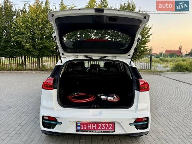 Белый Киа Niro, объемом двигателя 0 л и пробегом 82 тыс. км за 18950 $, фото 109 на Automoto.ua
