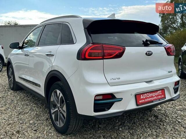 Білий Кіа Niro, об'ємом двигуна 0 л та пробігом 62 тис. км за 24500 $, фото 22 на Automoto.ua