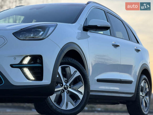 Белый Киа Niro, объемом двигателя 0 л и пробегом 18 тыс. км за 21999 $, фото 10 на Automoto.ua