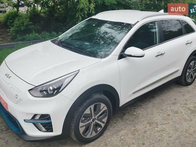Білий Кіа Niro, об'ємом двигуна 0 л та пробігом 75 тис. км за 19700 $, фото 55 на Automoto.ua