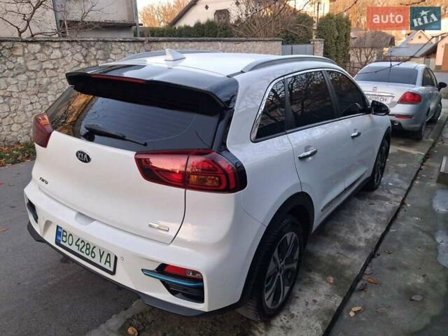 Белый Киа Niro, объемом двигателя 0 л и пробегом 78 тыс. км за 20400 $, фото 5 на Automoto.ua