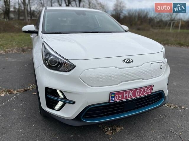 Белый Киа Niro, объемом двигателя 0 л и пробегом 96 тыс. км за 16800 $, фото 1 на Automoto.ua