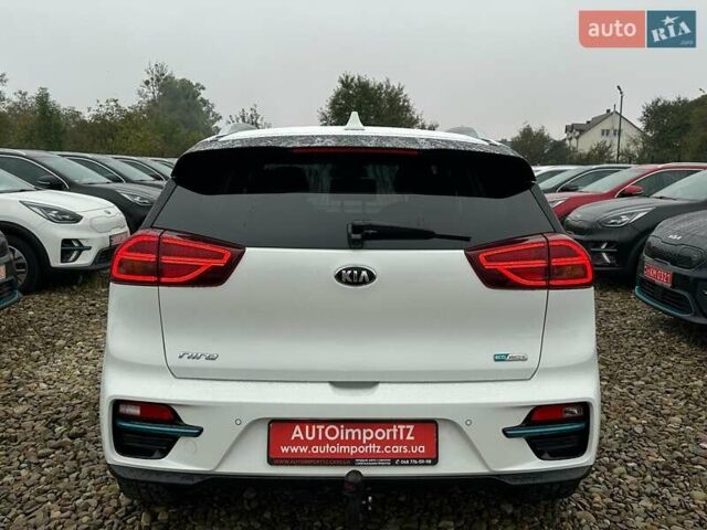 Белый Киа Niro, объемом двигателя 0 л и пробегом 56 тыс. км за 23400 $, фото 19 на Automoto.ua