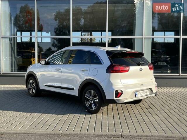 Білий Кіа Niro, об'ємом двигуна 1.58 л та пробігом 17 тис. км за 25900 $, фото 2 на Automoto.ua