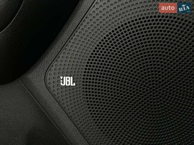 Білий Кіа Niro, об'ємом двигуна 0 л та пробігом 62 тис. км за 24500 $, фото 6 на Automoto.ua