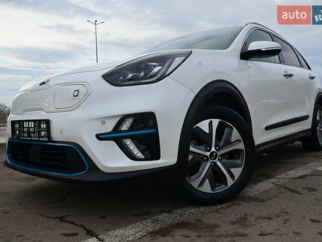 Белый Киа Niro, объемом двигателя 0 л и пробегом 73 тыс. км за 19548 $, фото 4 на Automoto.ua