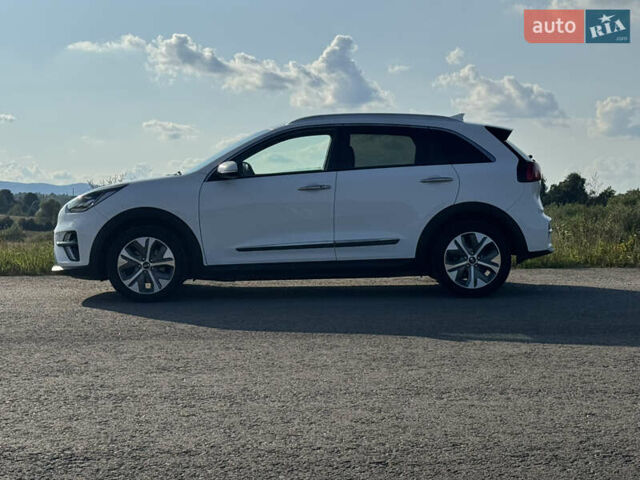 Білий Кіа Niro, об'ємом двигуна 0 л та пробігом 107 тис. км за 20900 $, фото 1 на Automoto.ua