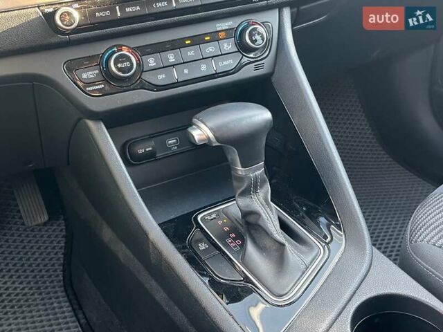 Білий Кіа Niro, об'ємом двигуна 1.58 л та пробігом 17 тис. км за 25900 $, фото 13 на Automoto.ua