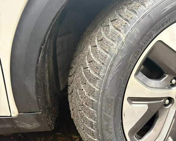 Білий Кіа Niro, об'ємом двигуна 0 л та пробігом 52 тис. км за 20500 $, фото 23 на Automoto.ua