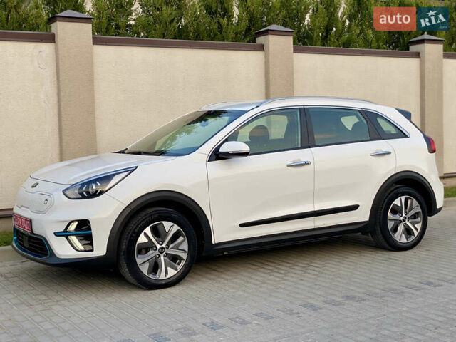 Білий Кіа Niro, об'ємом двигуна 0 л та пробігом 68 тис. км за 20750 $, фото 4 на Automoto.ua