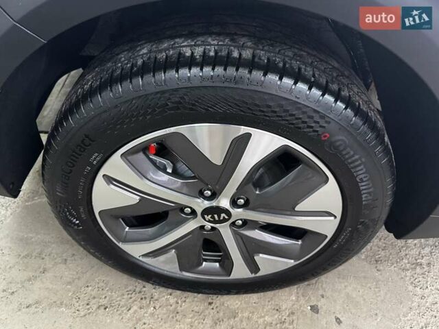 Белый Киа Niro, объемом двигателя 0 л и пробегом 140 тыс. км за 17800 $, фото 6 на Automoto.ua