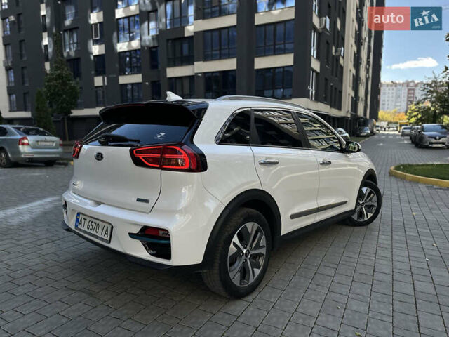 Білий Кіа Niro, об'ємом двигуна 0 л та пробігом 155 тис. км за 18300 $, фото 5 на Automoto.ua