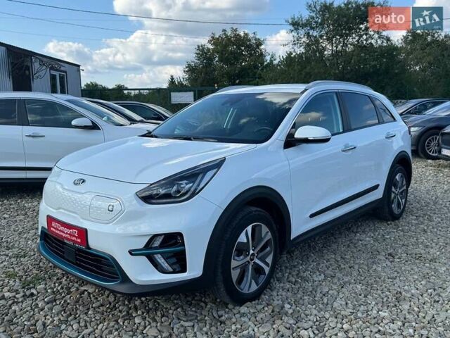 Білий Кіа Niro, об'ємом двигуна 0 л та пробігом 59 тис. км за 23800 $, фото 10 на Automoto.ua