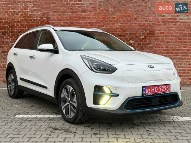 Білий Кіа Niro, об'ємом двигуна 0 л та пробігом 118 тис. км за 20500 $, фото 9 на Automoto.ua