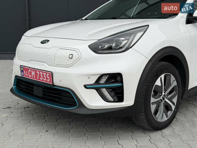 Белый Киа Niro, объемом двигателя 0 л и пробегом 39 тыс. км за 23400 $, фото 4 на Automoto.ua
