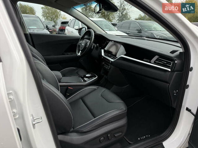 Белый Киа Niro, объемом двигателя 0 л и пробегом 54 тыс. км за 24700 $, фото 103 на Automoto.ua