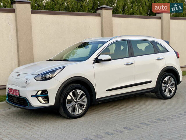 Білий Кіа Niro, об'ємом двигуна 0 л та пробігом 68 тис. км за 20750 $, фото 3 на Automoto.ua
