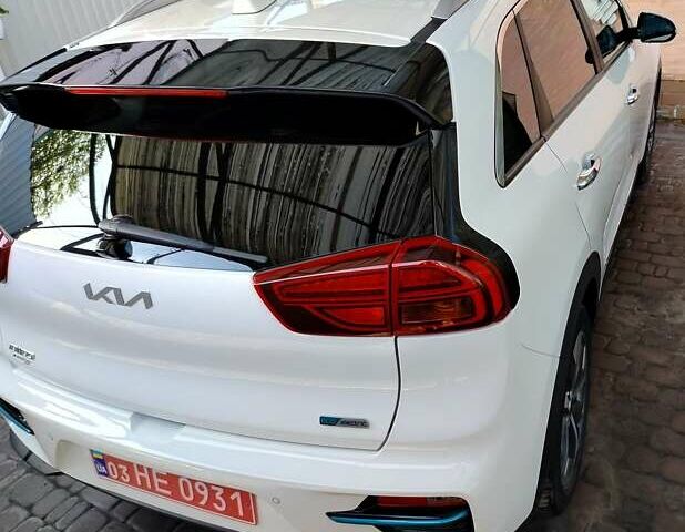 Білий Кіа Niro, об'ємом двигуна 0 л та пробігом 75 тис. км за 19700 $, фото 32 на Automoto.ua