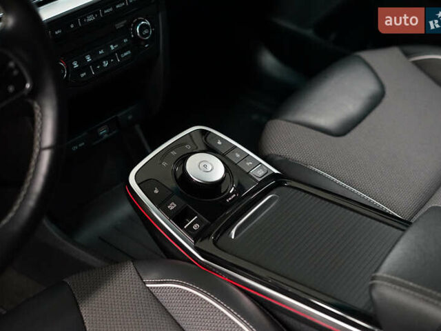 Киа Niro 2021 в Киеве на Automoto.ua Белый Киа Niro, объемом двигателя 0 л и пробегом 52 тыс. км за 18200 $, фото 21 на Automoto.ua