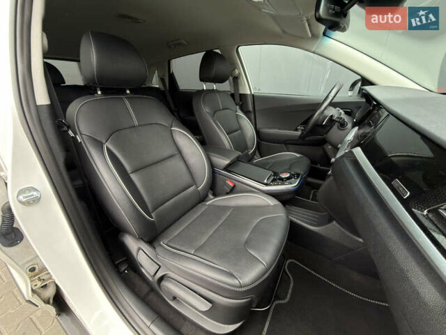 Белый Киа Niro, объемом двигателя 0 л и пробегом 51 тыс. км за 24200 $, фото 71 на Automoto.ua