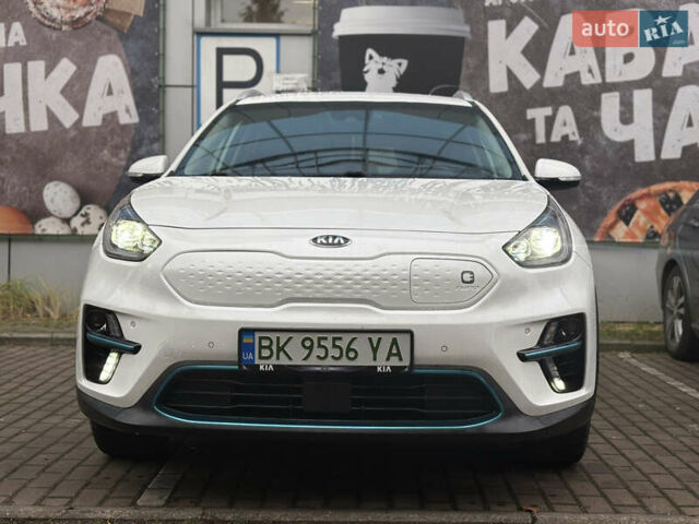 Білий Кіа Niro, об'ємом двигуна 0 л та пробігом 52 тис. км за 20500 $, фото 2 на Automoto.ua